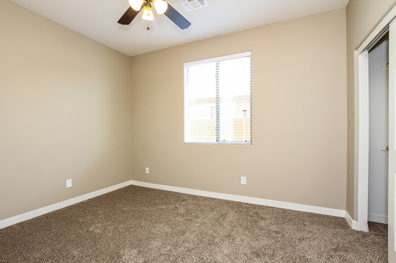 2,325/Mo, 2534 W Beverly Rd Phoenix, AZ 85041 Bedroom View 2