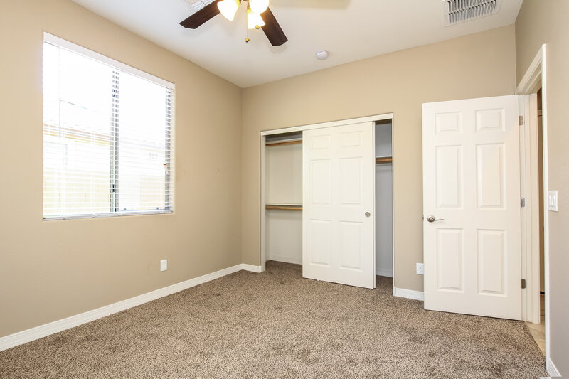 2,325/Mo, 2534 W Beverly Rd Phoenix, AZ 85041 Bedroom View 3