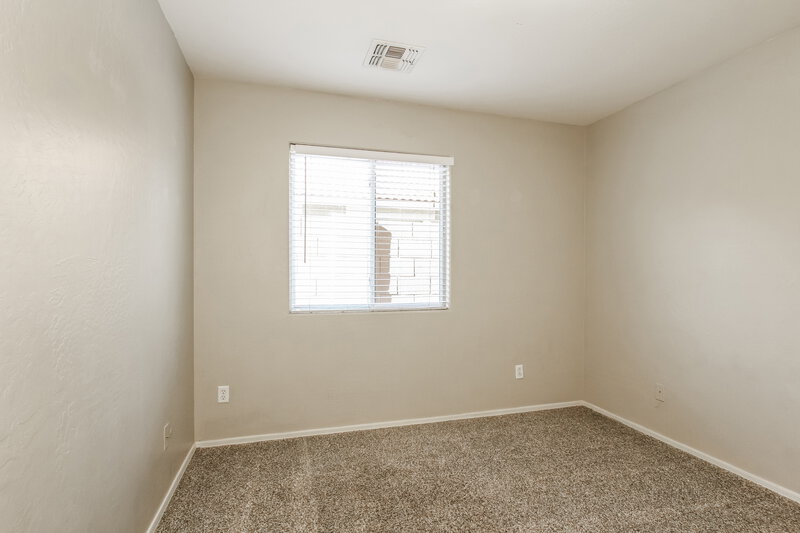 2,000/Mo, 15109 W Adams St Goodyear, AZ 85338 Bedroom View 3