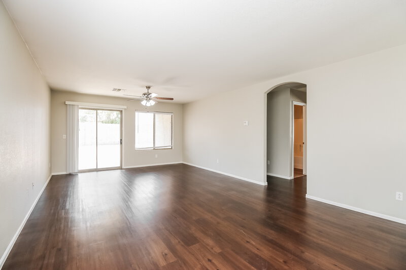 1,775/Mo, 40179 N Costa del Sol Dr San Tan Valley, AZ 85140 Dining Room View