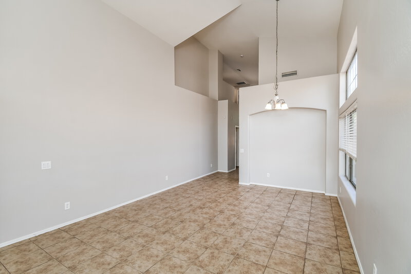 2,080/Mo, 11368 W Locust Ln Avondale, AZ 85323 Living Room View