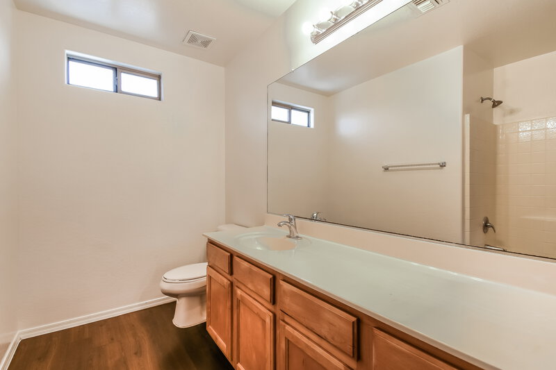 2,080/Mo, 11368 W Locust Ln Avondale, AZ 85323 Bathroom View 2
