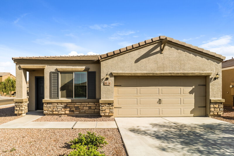 2,095/Mo, 8224 W Encinas Ln Phoenix, AZ 85043 External View