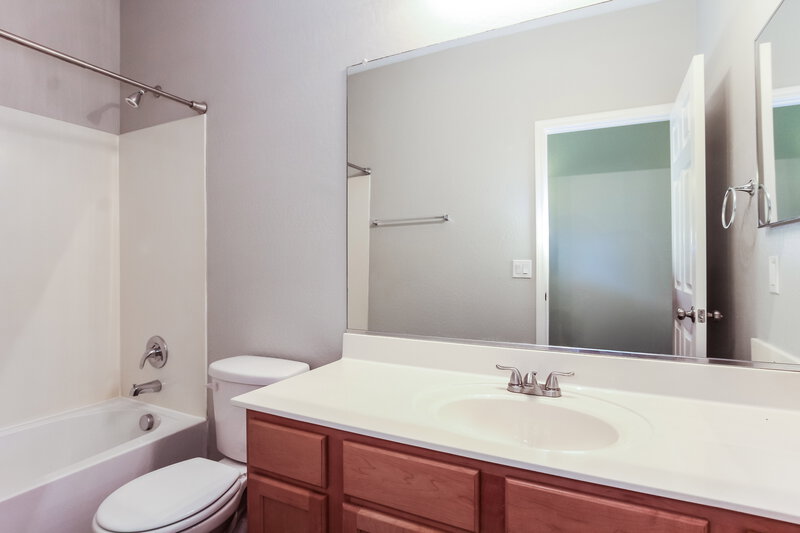 1,780/Mo, 9734 N 180th Ln Waddell, AZ 85355 Bathroom View