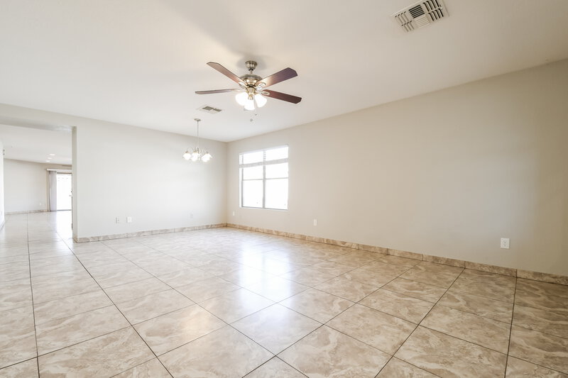 1,825/Mo, 2768 W San Carlos Ln San Tan Valley, AZ 85142 Living Room View