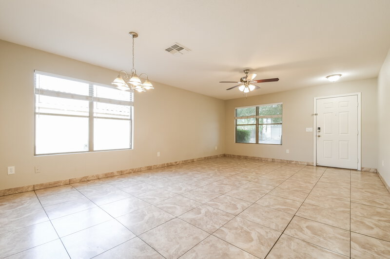 1,825/Mo, 2768 W San Carlos Ln San Tan Valley, AZ 85142 Dining Room View