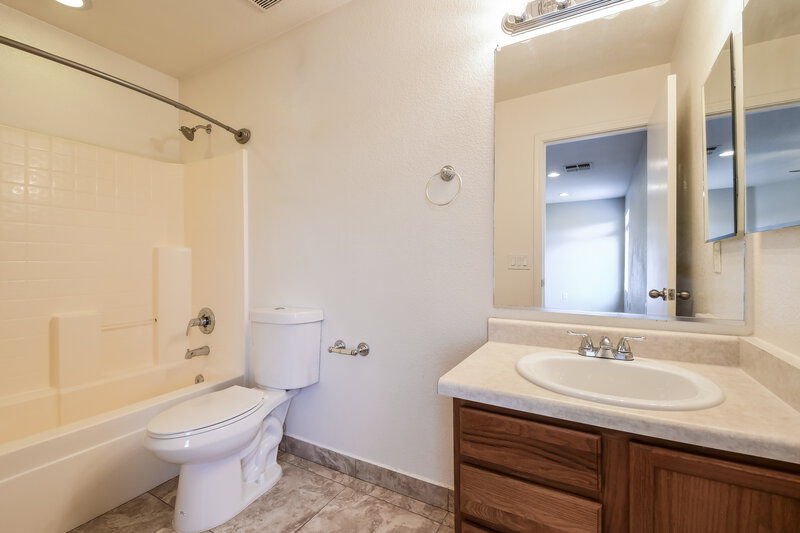 1,825/Mo, 2768 W San Carlos Ln San Tan Valley, AZ 85142 Main Bathroom View