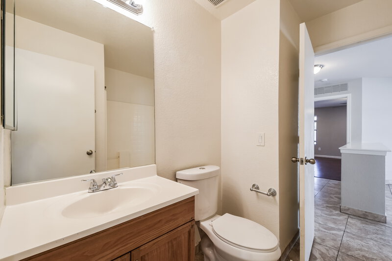 1,825/Mo, 2768 W San Carlos Ln San Tan Valley, AZ 85142 Bathroom View