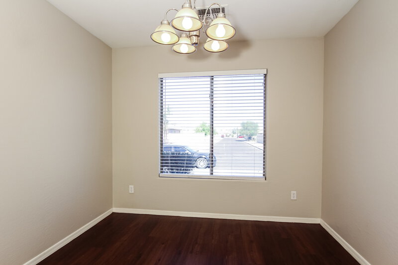 1,975/Mo, 2415 W Maldonado RD Phoenix, AZ 85041 Dining Room View