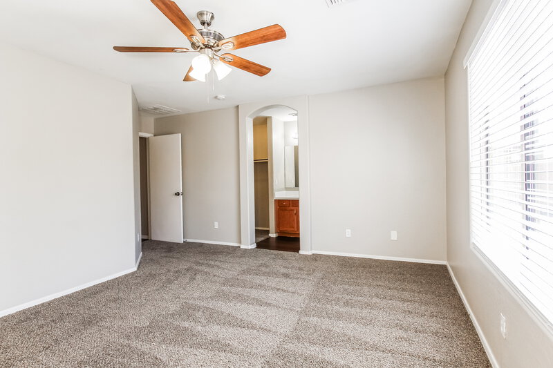 1,950/Mo, 2415 W Maldonado RD Phoenix, AZ 85041 Main Bedroom View 2