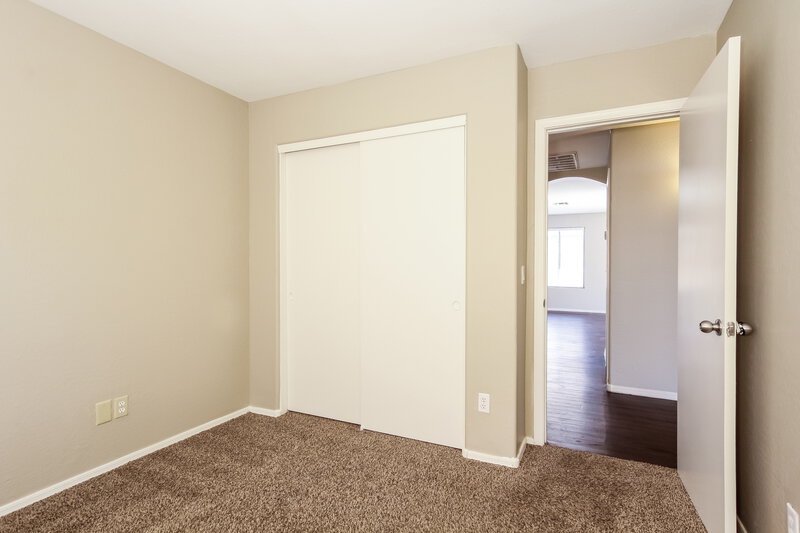 1,975/Mo, 2415 W Maldonado RD Phoenix, AZ 85041 Bedroom View 3