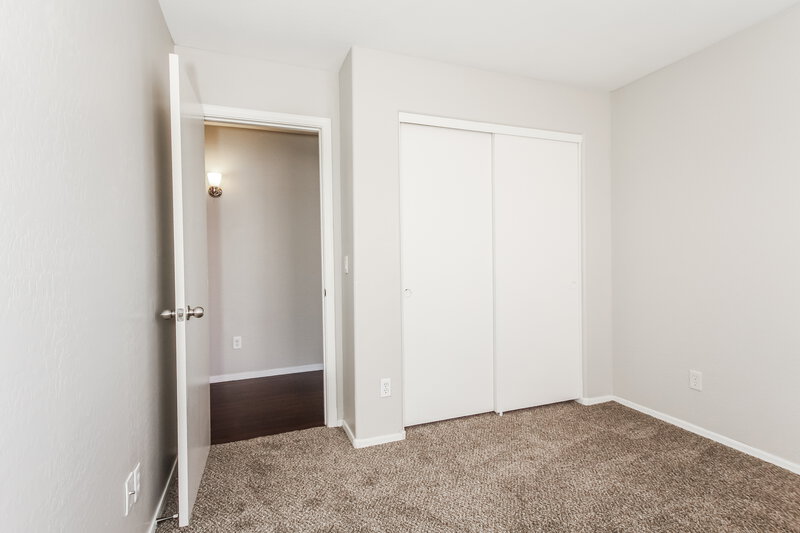 1,950/Mo, 2415 W Maldonado RD Phoenix, AZ 85041 Bedroom View 3