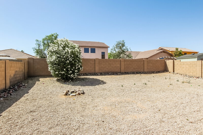 1,950/Mo, 2415 W Maldonado RD Phoenix, AZ 85041 Rear View