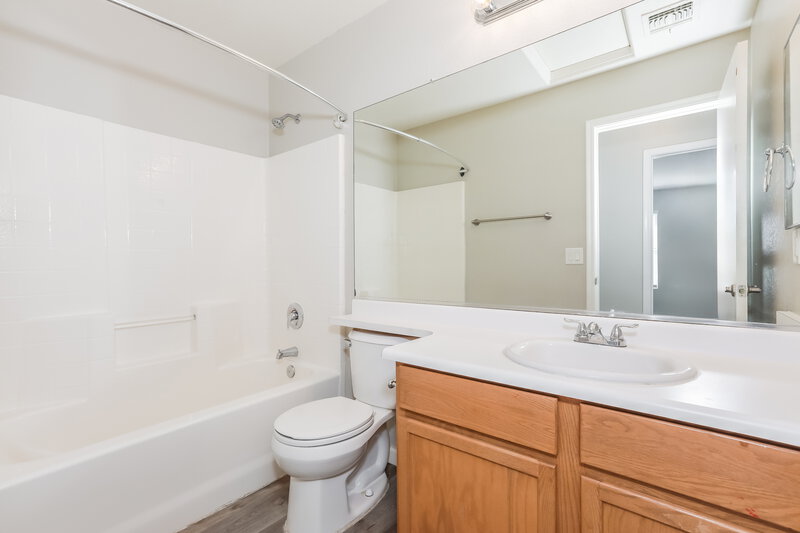 1,830/Mo, 4836 E Meadow Lark Way San Tan Valley, AZ 85140 Bathroom View