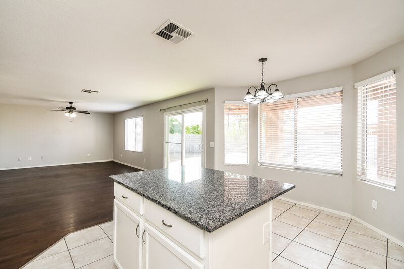2,355/Mo, 493 E Harrison St Chandler, AZ 85225 Kitchen View