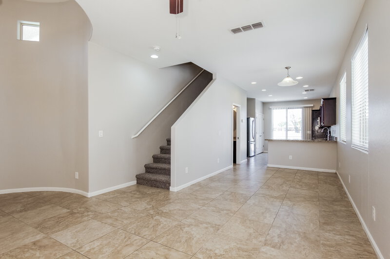 2,275/Mo, 10320 W Devonshire Ave Phoenix, AZ 85037 Living Room View