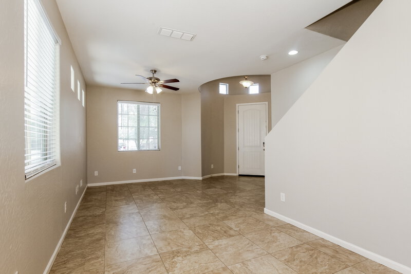 2,275/Mo, 10320 W Devonshire Ave Phoenix, AZ 85037 Living Room View 2