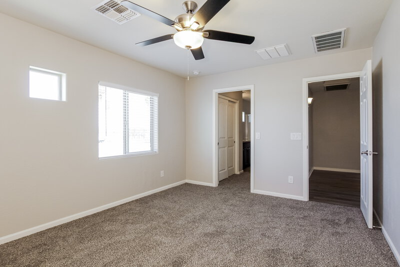 2,275/Mo, 10320 W Devonshire Ave Phoenix, AZ 85037 Main Bedroom View 3