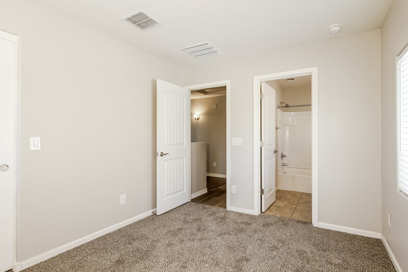 2,275/Mo, 10320 W Devonshire Ave Phoenix, AZ 85037 Bedroom View 2