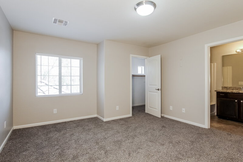 2,275/Mo, 10320 W Devonshire Ave Phoenix, AZ 85037 Bedroom View 3