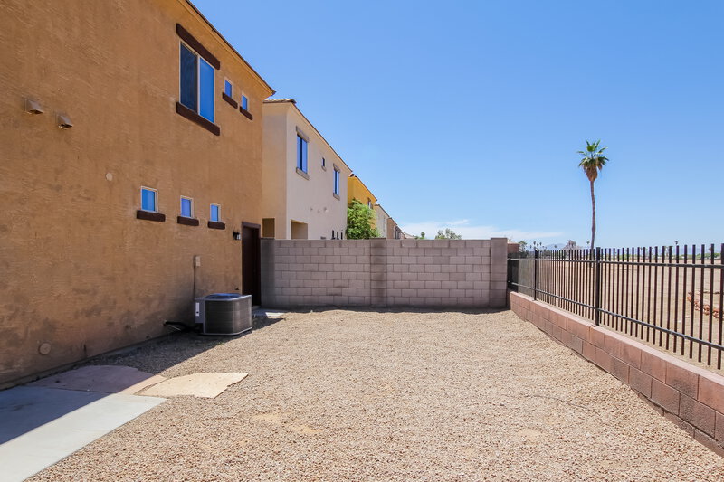 2,275/Mo, 10320 W Devonshire Ave Phoenix, AZ 85037 Backyard View