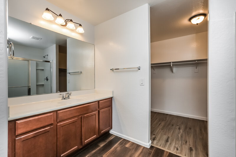 2,495/Mo, 10340 W Hilton Tolleson, AZ 85353 Main Bathroom View