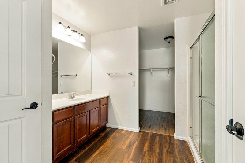 2,340/Mo, 10340 W Hilton Ave Tolleson, AZ 85353 Bathroom View