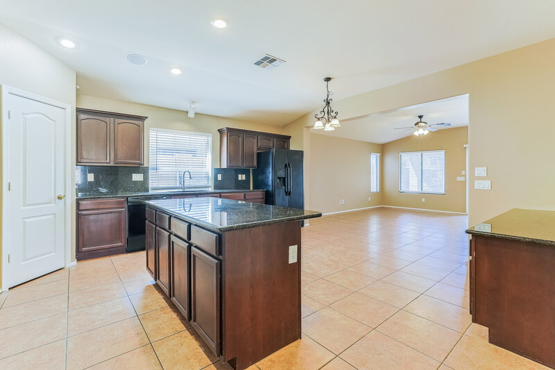 2,205/Mo, 38224 North Establo Drive San Tan Valley, AZ 85140 Kitchen View