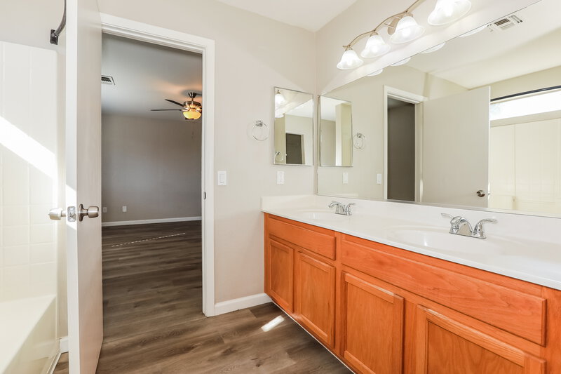 1,750/Mo, 2297 West Camp River Road Queen Creek, AZ 85142 Main Bathroom View 2