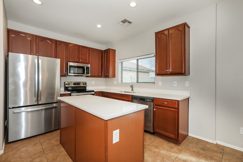 1,795/Mo, 30783 North Karen Avenue San Tan Valley, AZ 85143 Kitchen View