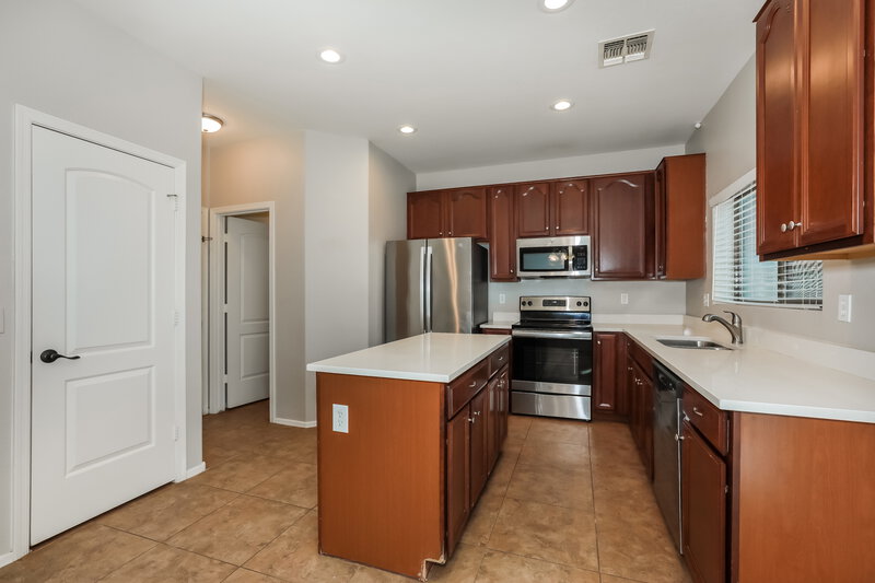 1,795/Mo, 30783 North Karen Avenue San Tan Valley, AZ 85143 Kitchen View 2
