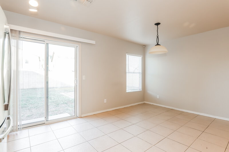 1,740/Mo, 4090 East Silverbell Road San Tan Valley, AZ 85143 Dining Room View