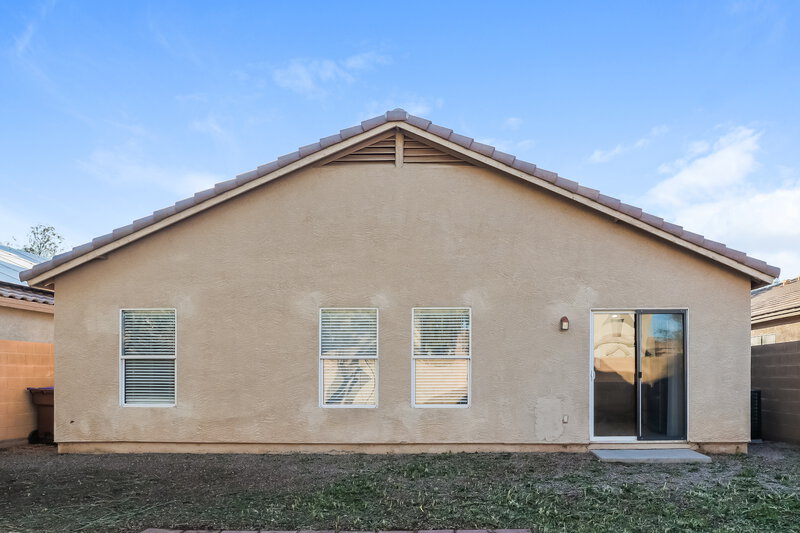 1,740/Mo, 4090 East Silverbell Road San Tan Valley, AZ 85143 Rear View