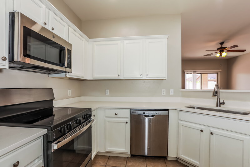 1,855/Mo, 2903 East Pinto Valley Road San Tan Valley, AZ 85143 Kitchen View 2
