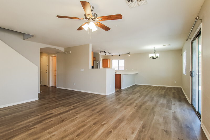 2,525/Mo, 8616 W Superior Ave Tolleson, AZ 85353 Living Room View