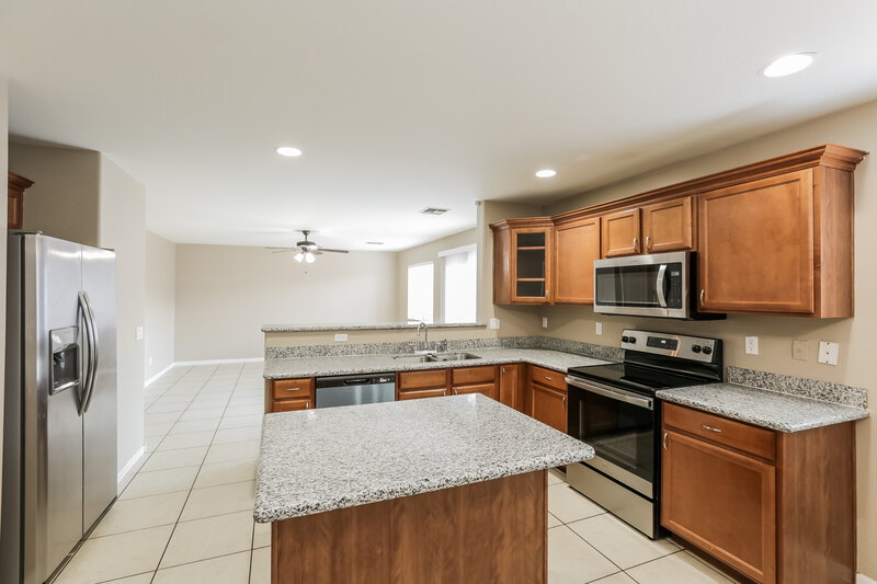 2,155/Mo, 10925 W Taft St Phoenix, AZ 85037 Kitchen View