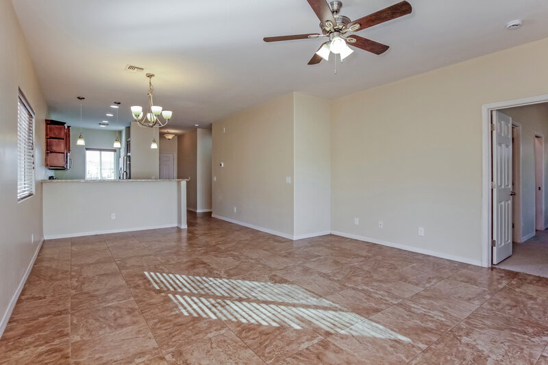 1,945/Mo, 404 W Latona Rd Phoenix, AZ 85041 Living Room View