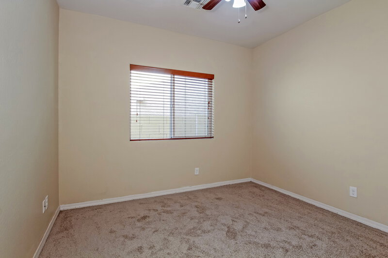 1,945/Mo, 404 W Latona Rd Phoenix, AZ 85041 Bedroom View