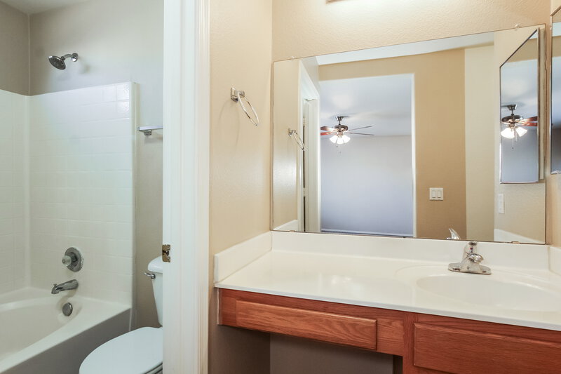 1,625/Mo, 12734 W Via Camille El Mirage, AZ 85335 Main Bathroom View