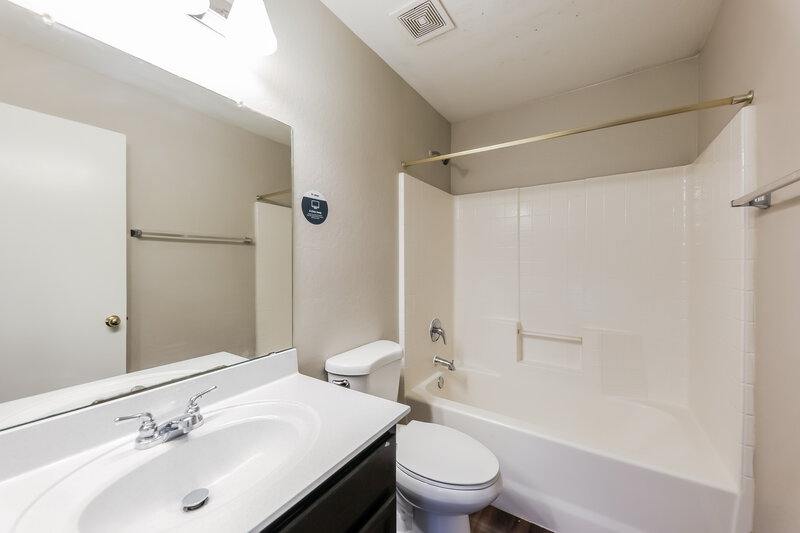1,795/Mo, 14405 N 125th Dr El Mirage, AZ 85335 Bathroom View