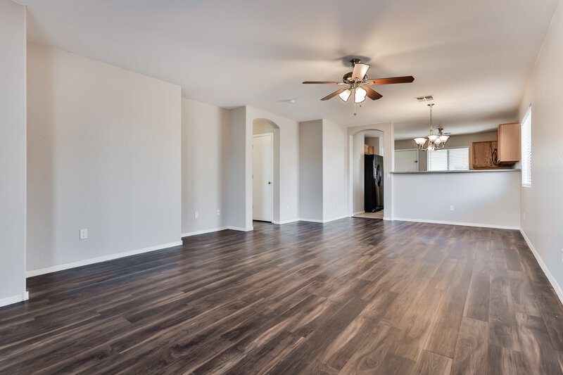 1,675/Mo, 809 E Rossi Court San Tan Valley, AZ 85140 Living Room View