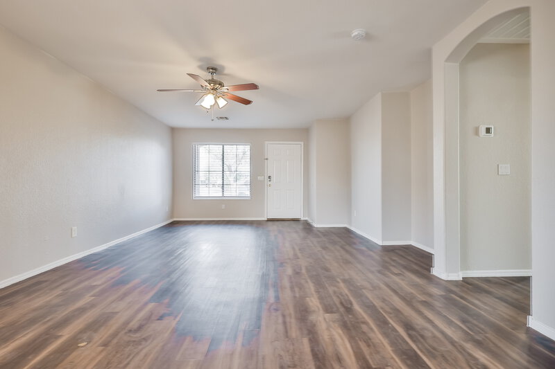 1,675/Mo, 809 E Rossi Court San Tan Valley, AZ 85140 Living Room View 3