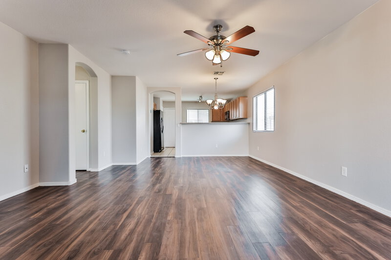 1,675/Mo, 809 E Rossi Court San Tan Valley, AZ 85140 Living Room View 4