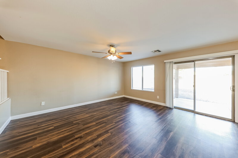 2,070/Mo, 12542 W Lisbon Ln El Mirage, AZ 85335 Living Room View