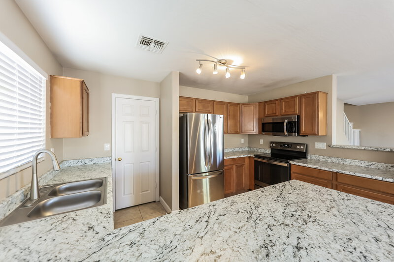 2,070/Mo, 12542 W Lisbon Ln El Mirage, AZ 85335 Kitchen View 2