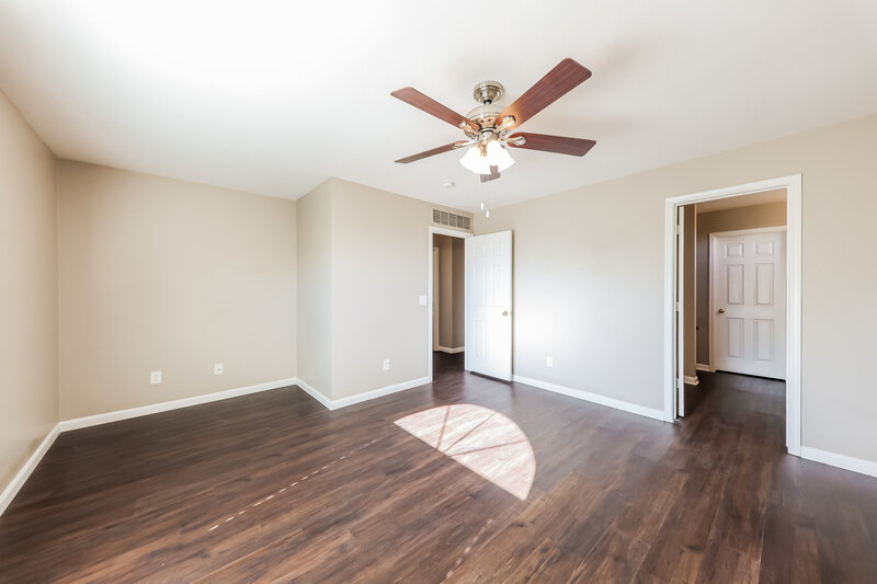 2,070/Mo, 12542 W Lisbon Ln El Mirage, AZ 85335 Main Bedroom View 2