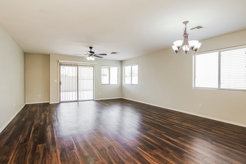 1,955/Mo, 7312 S 37th Gln Phoenix, AZ 85041 Living Room View
