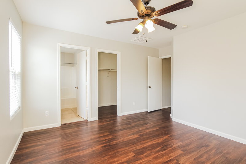 1,955/Mo, 7312 S 37th Gln Phoenix, AZ 85041 Main Bedroom View 2