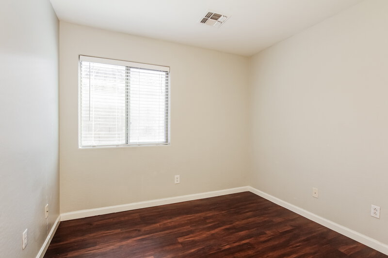 1,955/Mo, 7312 S 37th Gln Phoenix, AZ 85041 Bedroom View 3