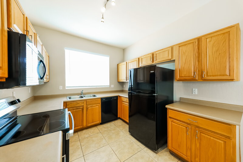 1,920/Mo, 14601 N 154th Ave Surprise, AZ 85379 Kitchen View